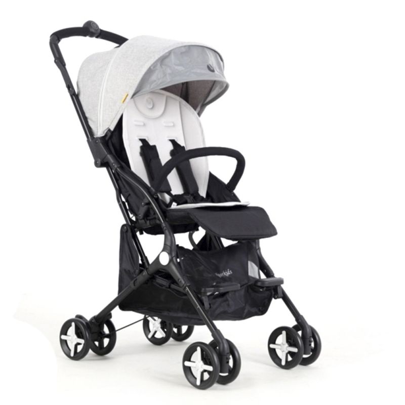 PRIORI-COCHE-ULTRALIVIANO-Y-COMPACTO-GRIS